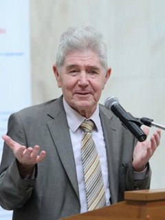 Макаров Валерий Леонидович